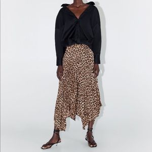 BNWT Zara leopard print midi skirt